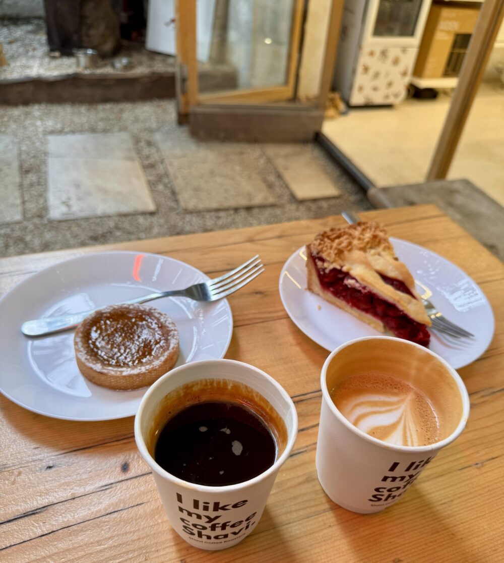 Shavi coffee and pastries